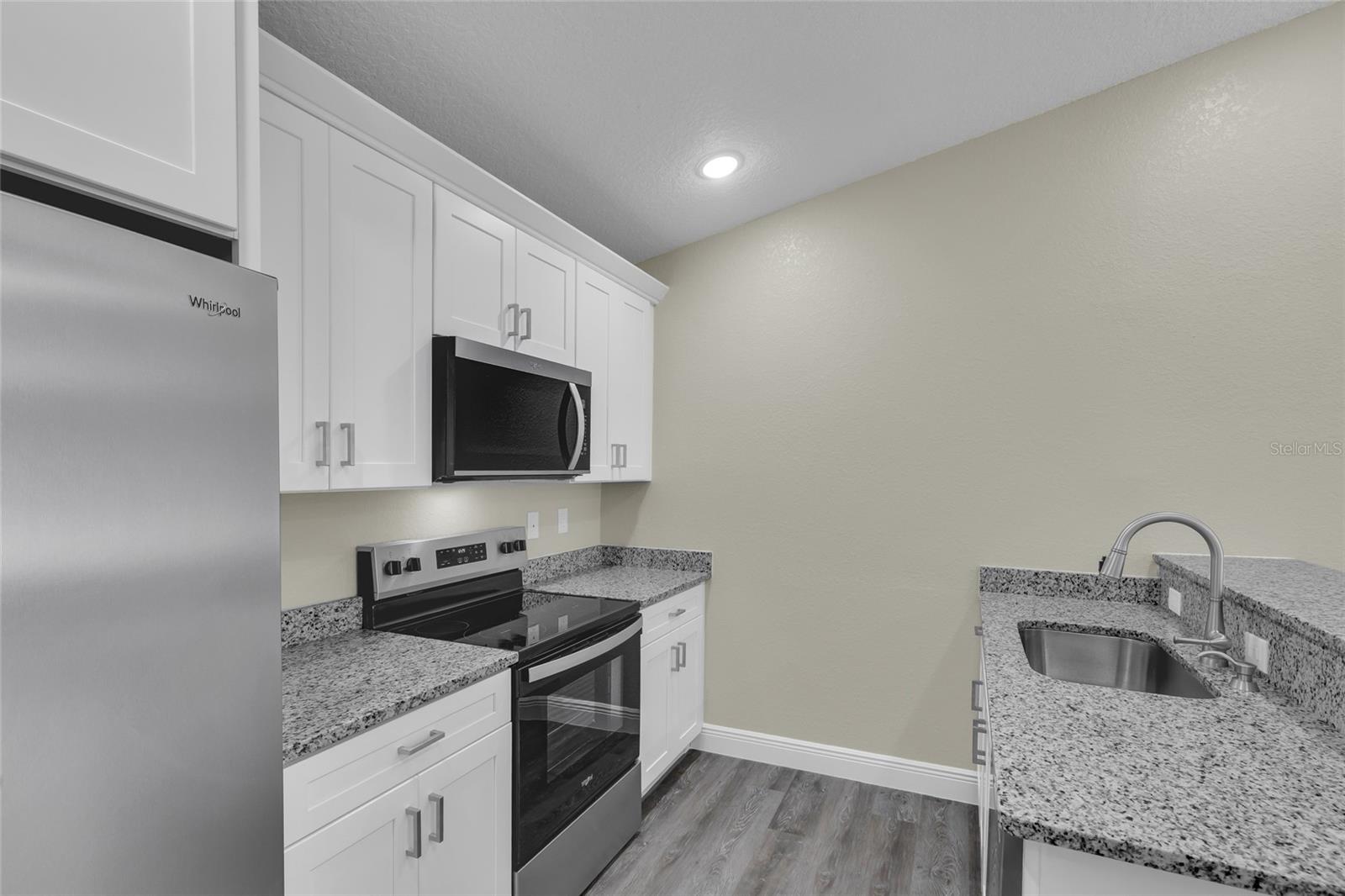 Image 4 of 33 For 3271 158th Unit 202 Loop