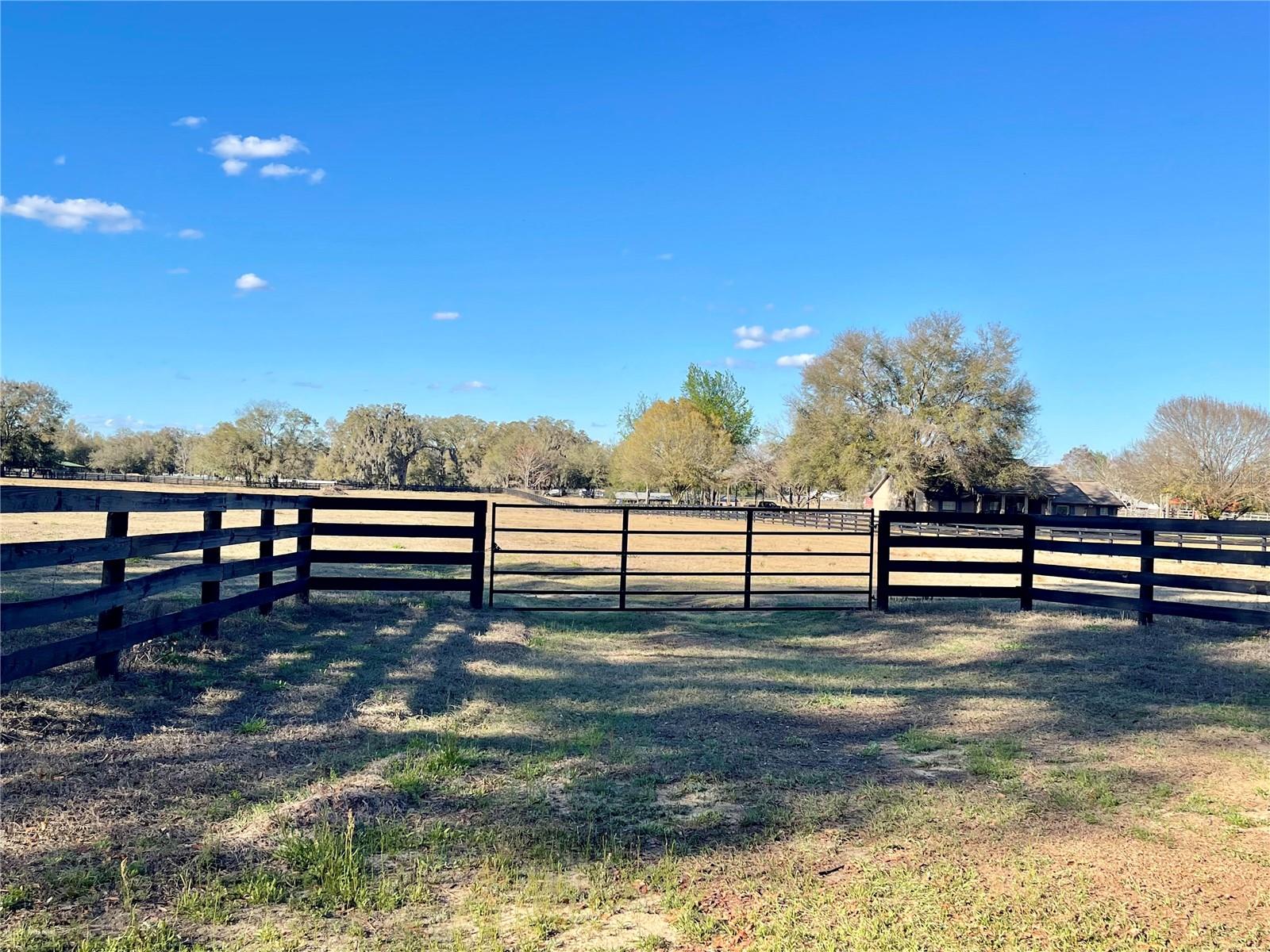 Image 3 of 15 For 15153 73rd Avenue