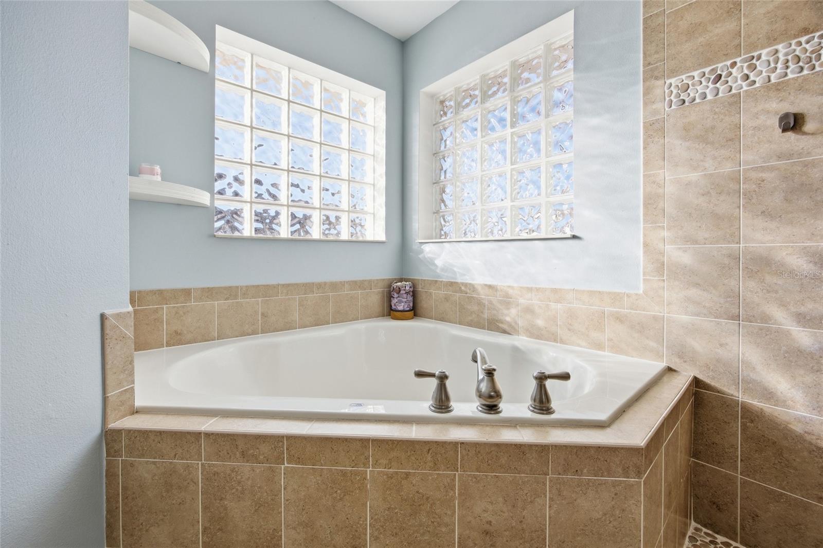 Image 21 of 43 For 13025 7th Lane