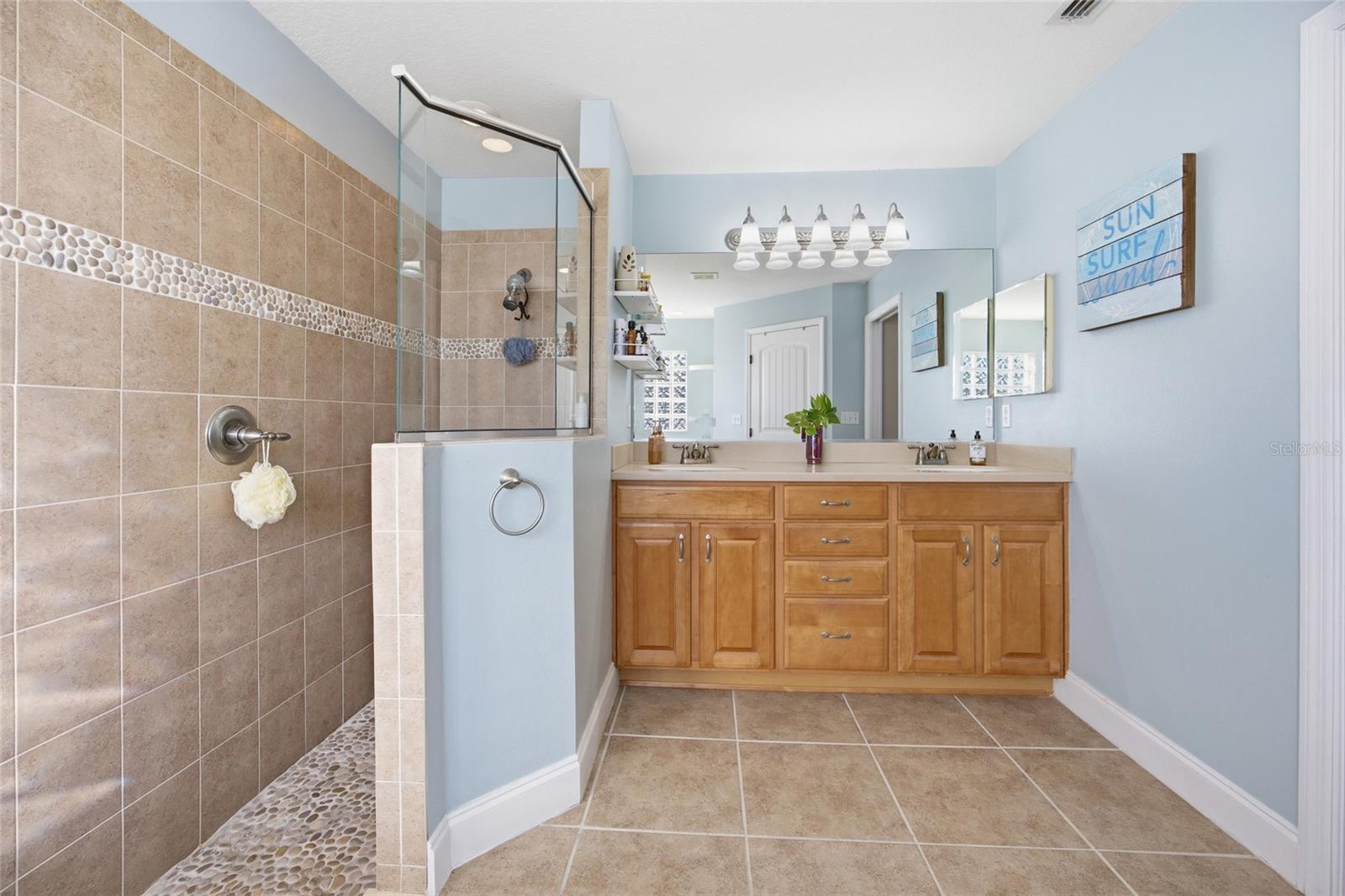 Image 22 of 43 For 13025 7th Lane