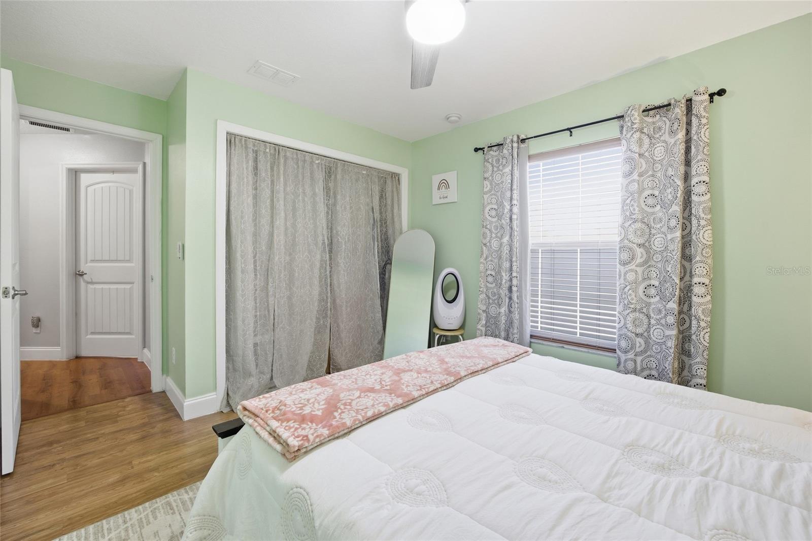 Image 25 of 43 For 13025 7th Lane