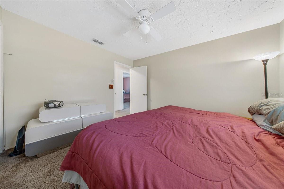 Image 19 of 48 For 650 Wacker Street