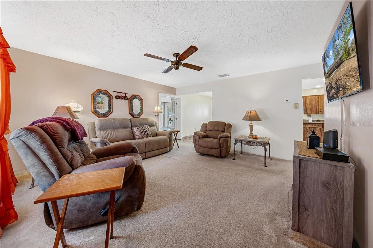 Image 4 of 48 For 650 Wacker Street