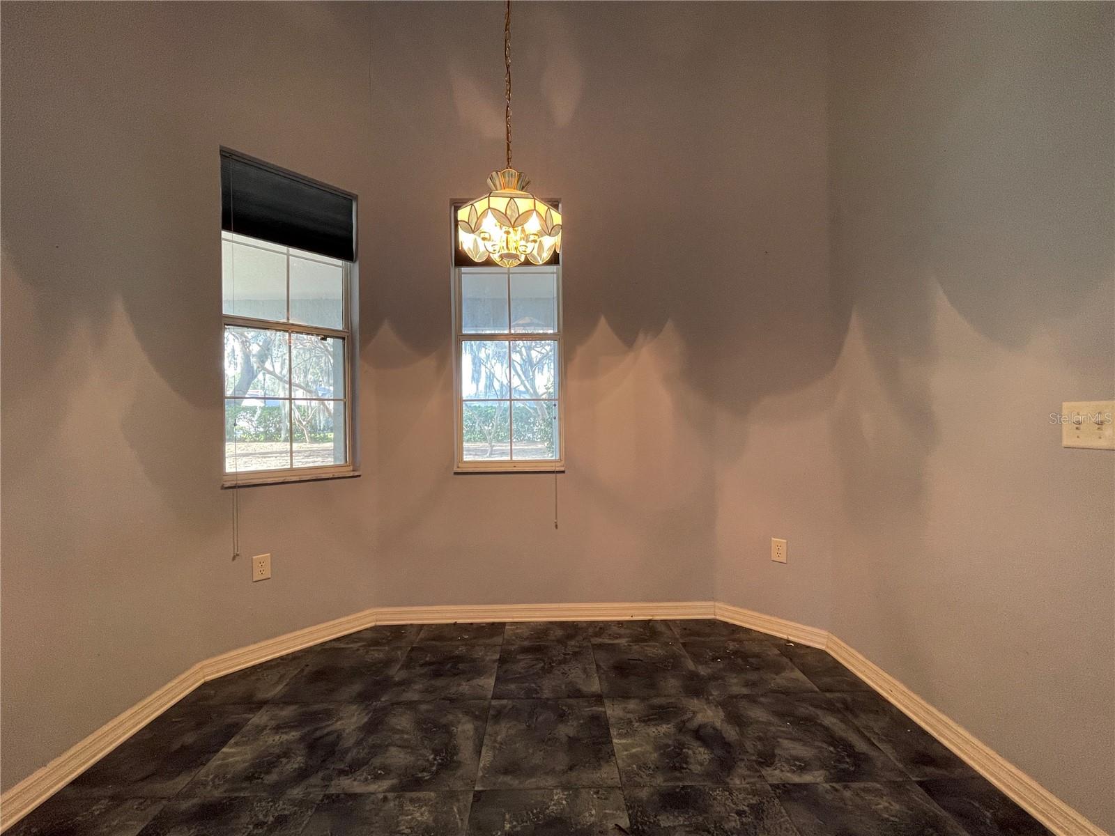 Image 22 of 49 For 19655 Spring Oak Drive