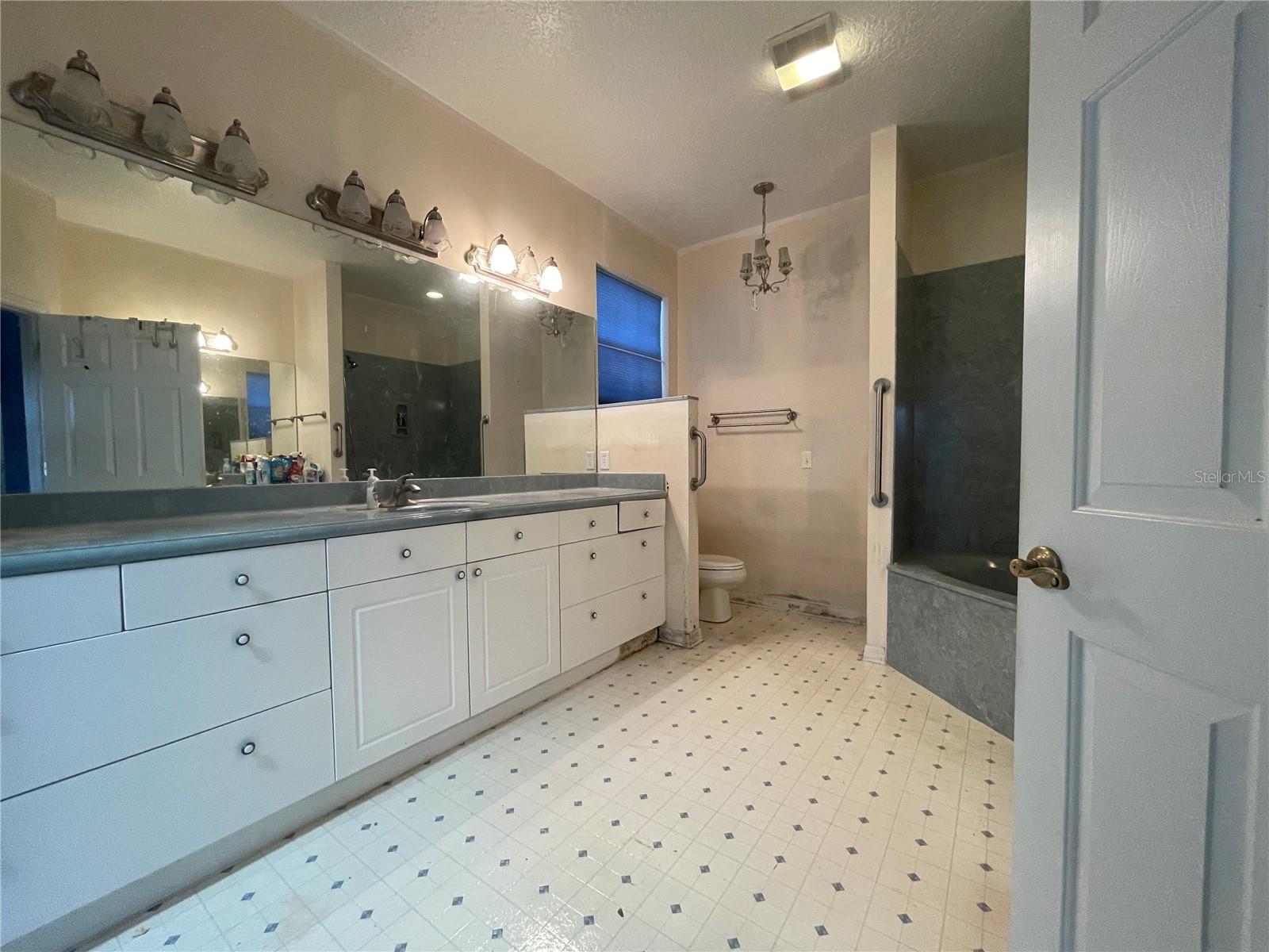 Image 26 of 49 For 19655 Spring Oak Drive