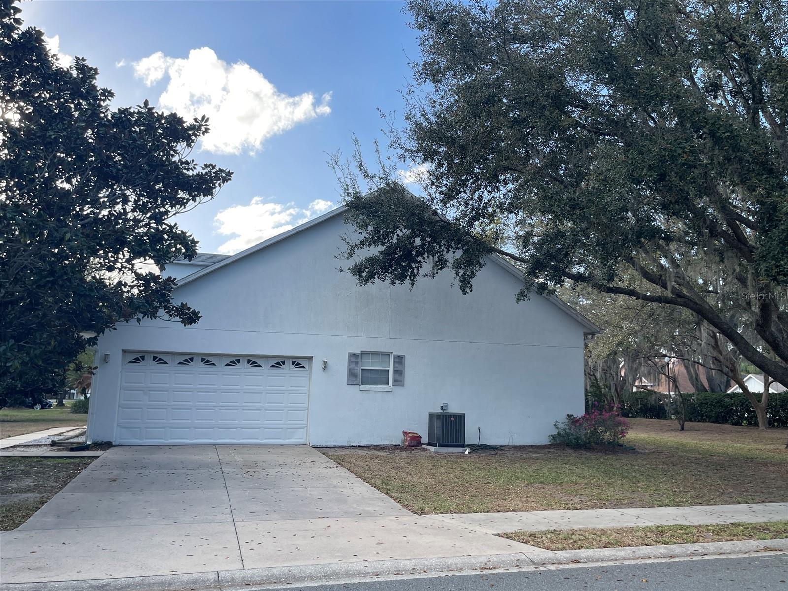 Image 7 of 49 For 19655 Spring Oak Drive