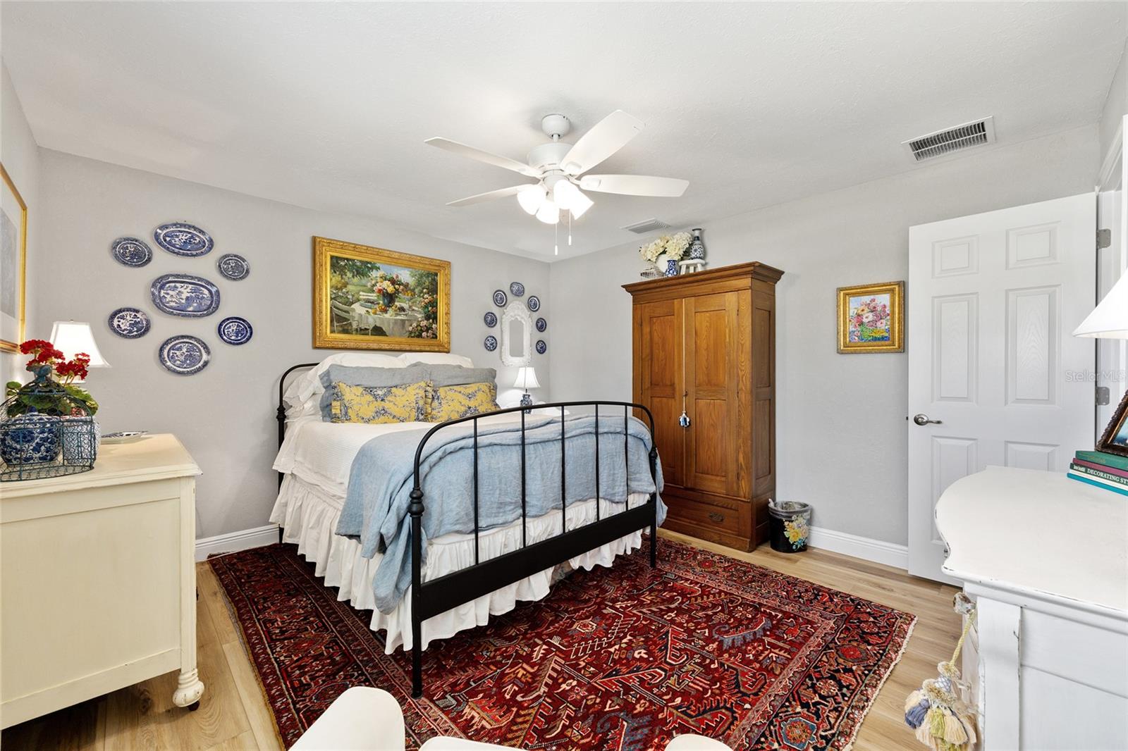 Image 18 of 42 For 723 40th Terrace