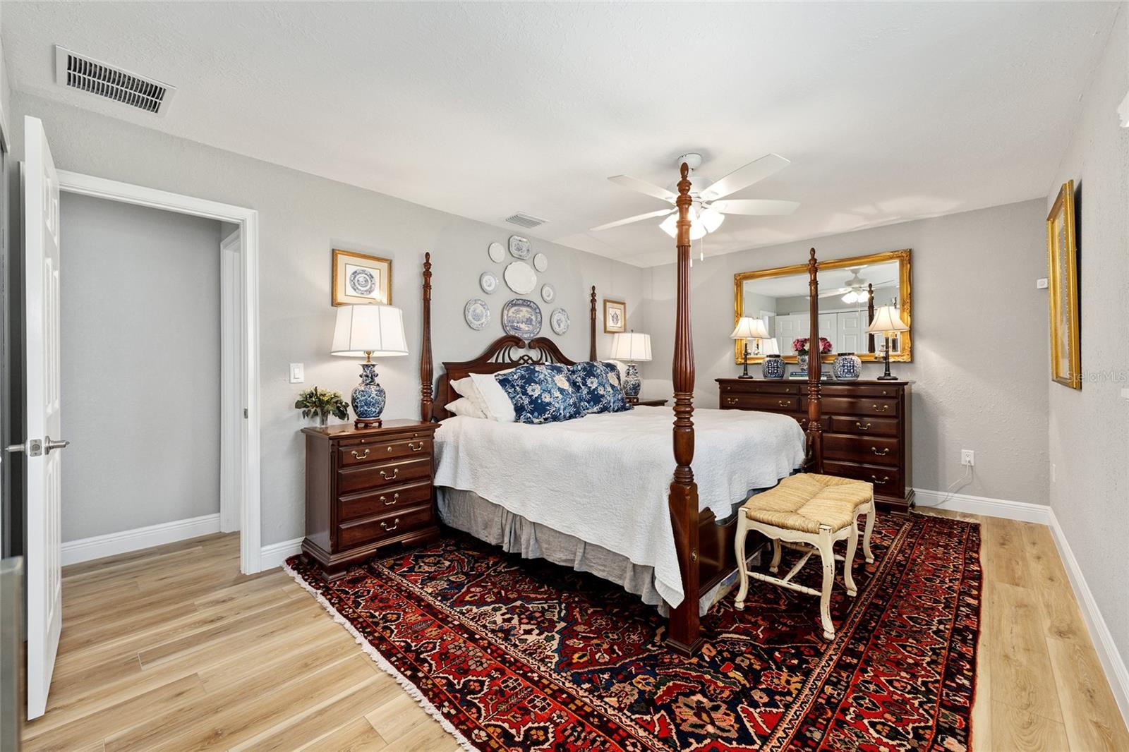 Image 23 of 42 For 723 40th Terrace