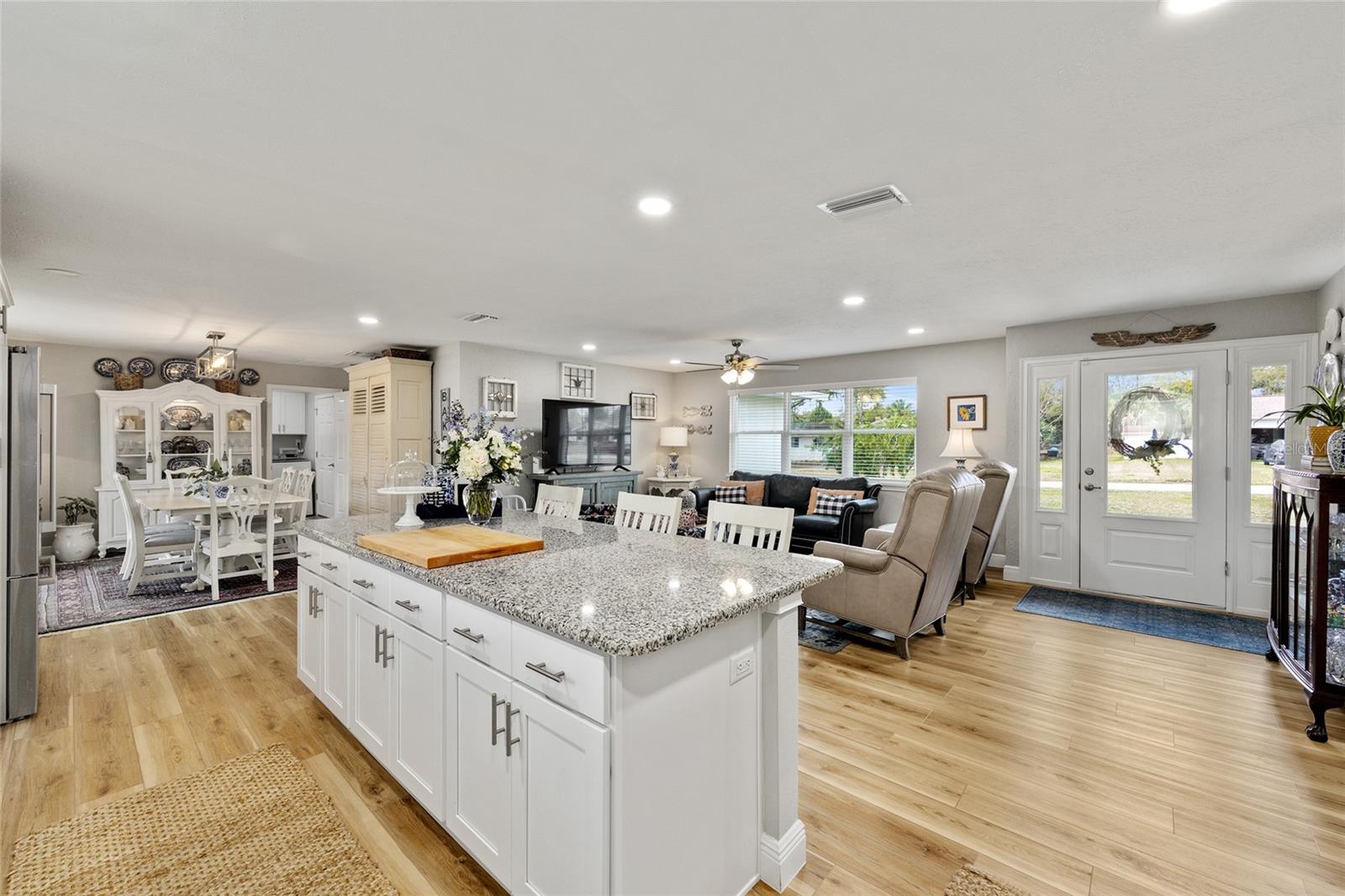 Image 4 of 42 For 723 40th Terrace