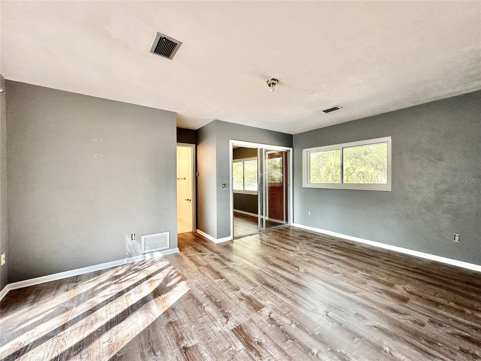 Image 21 of 29 For 1629 40th Terrace