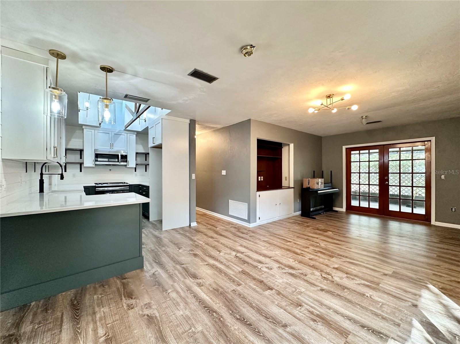 Image 3 of 29 For 1629 40th Terrace