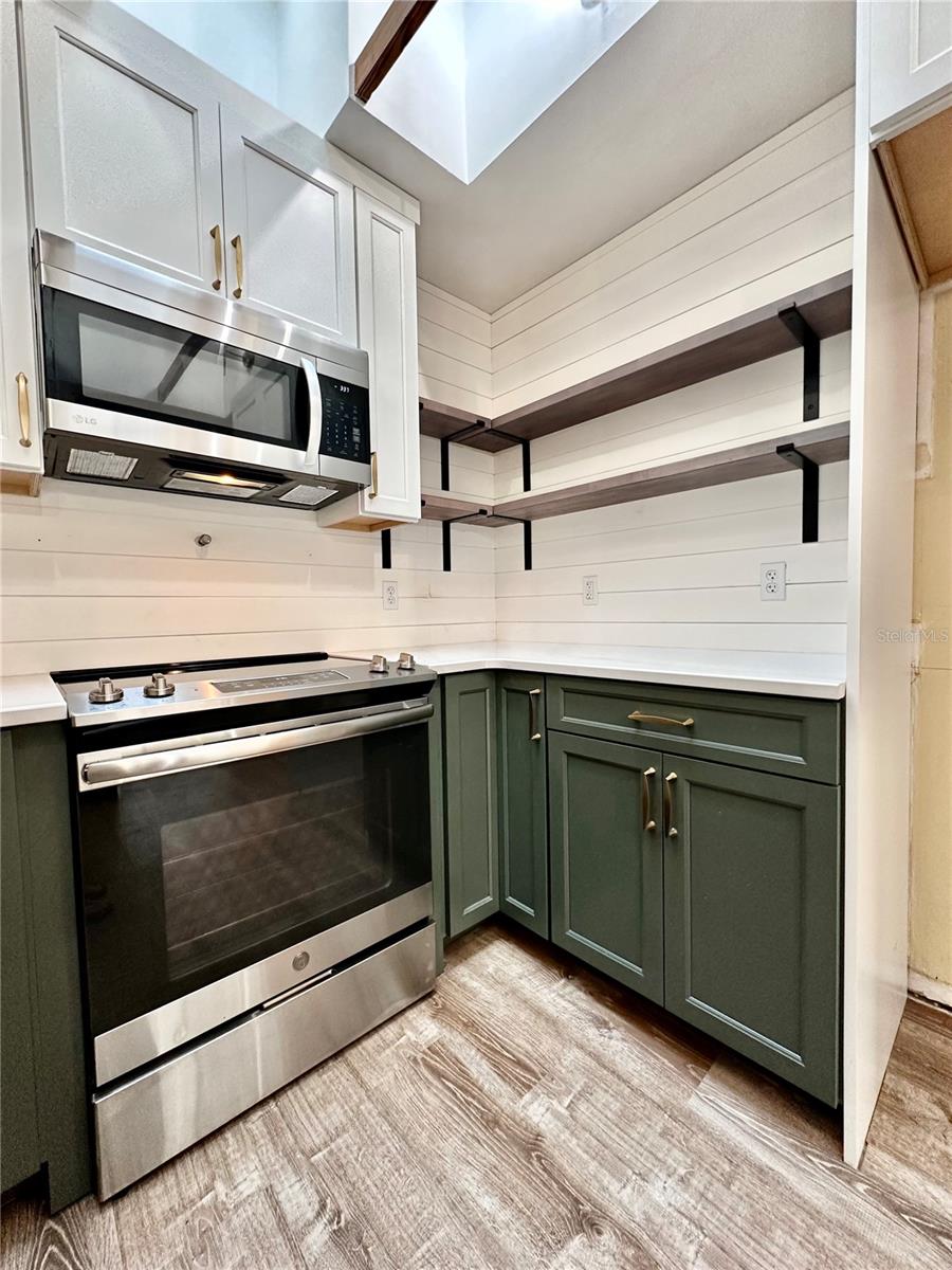 Image 9 of 29 For 1629 40th Terrace