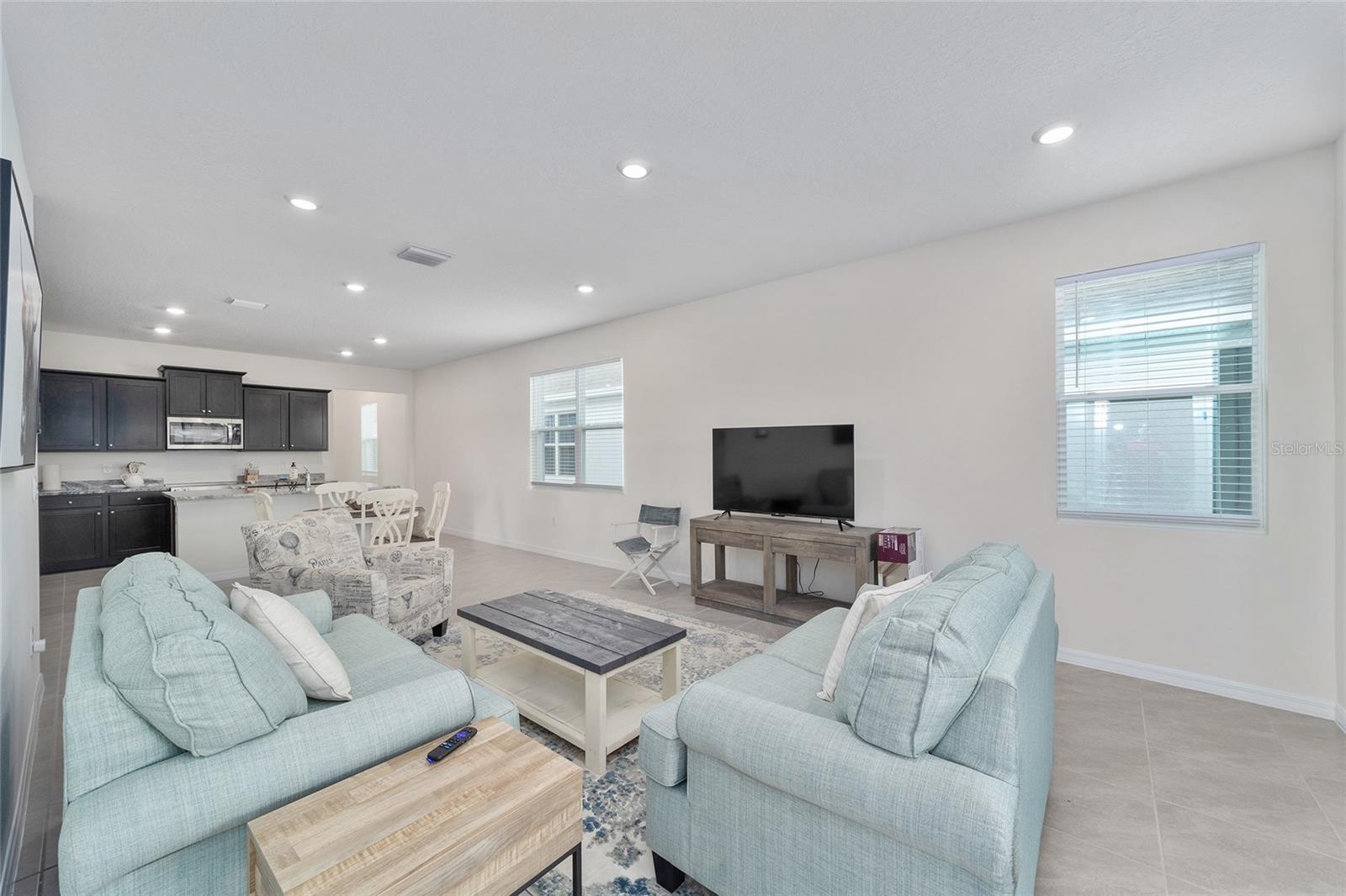 Image 11 of 35 For 4110 44 Circle