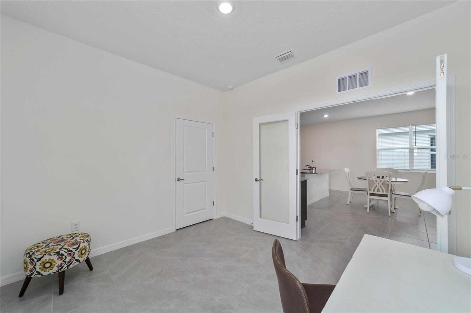 Image 24 of 35 For 4110 44 Circle