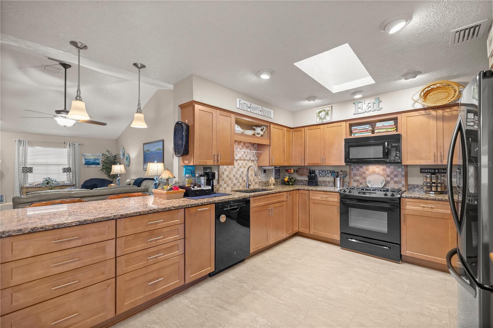 Image 10 of 37 For 5565 37th Place