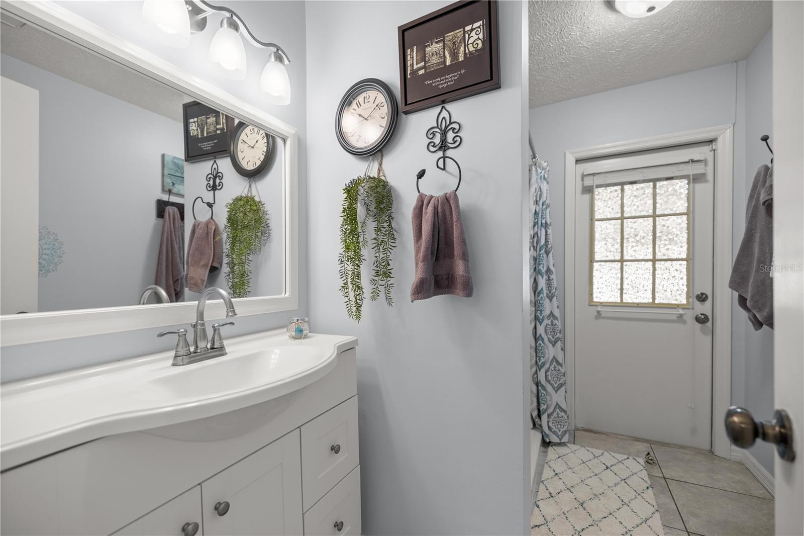 Image 18 of 37 For 5565 37th Place