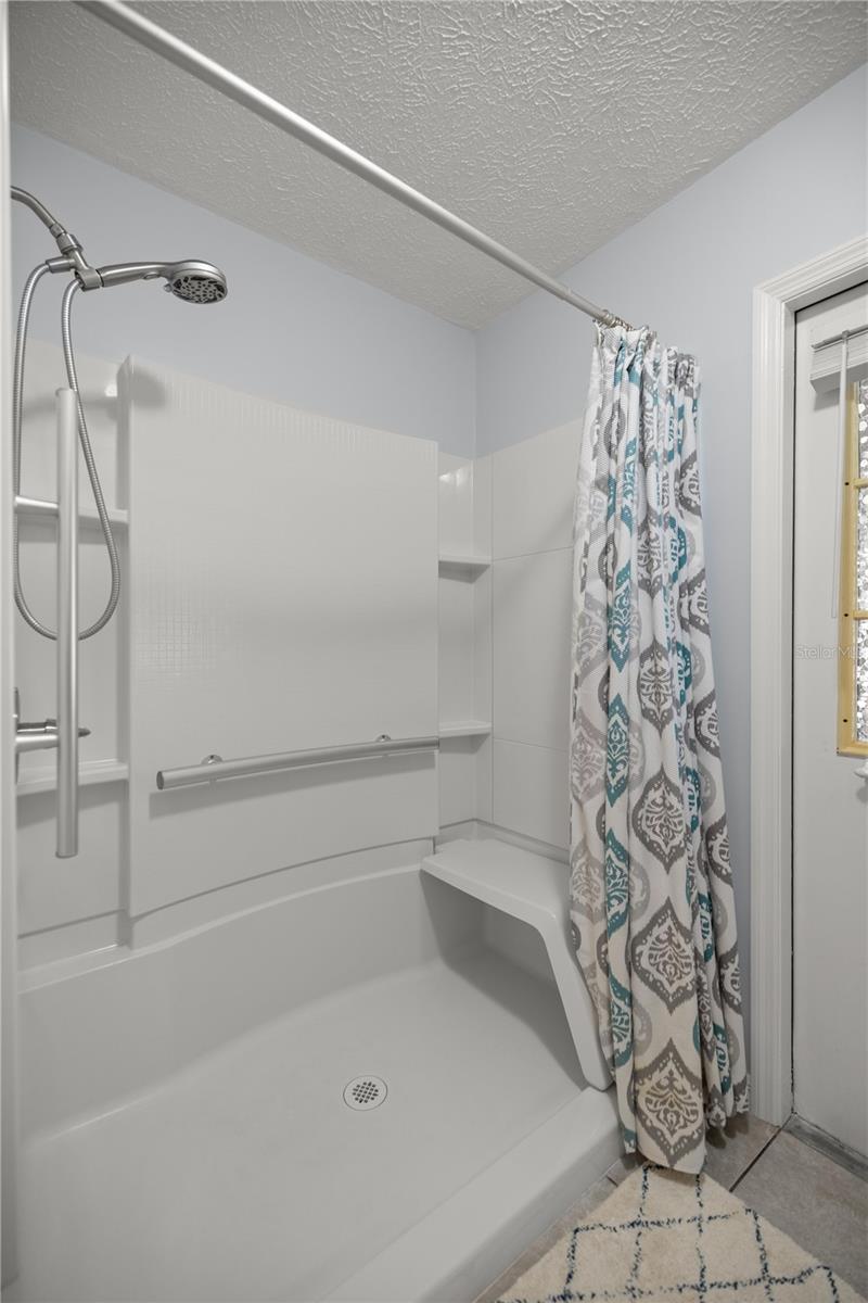 Image 19 of 37 For 5565 37th Place