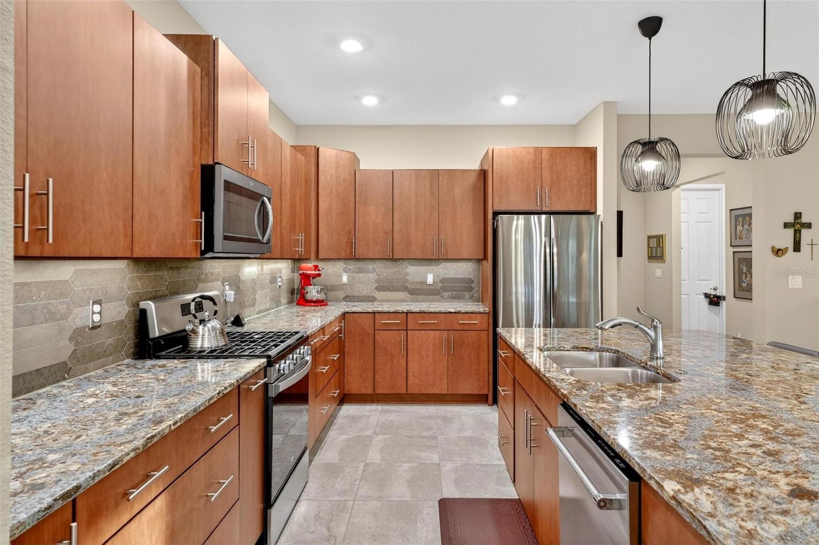 Image 11 of 72 For 10327 96th Loop