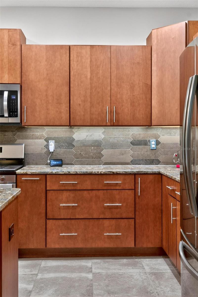 Image 12 of 72 For 10327 96th Loop