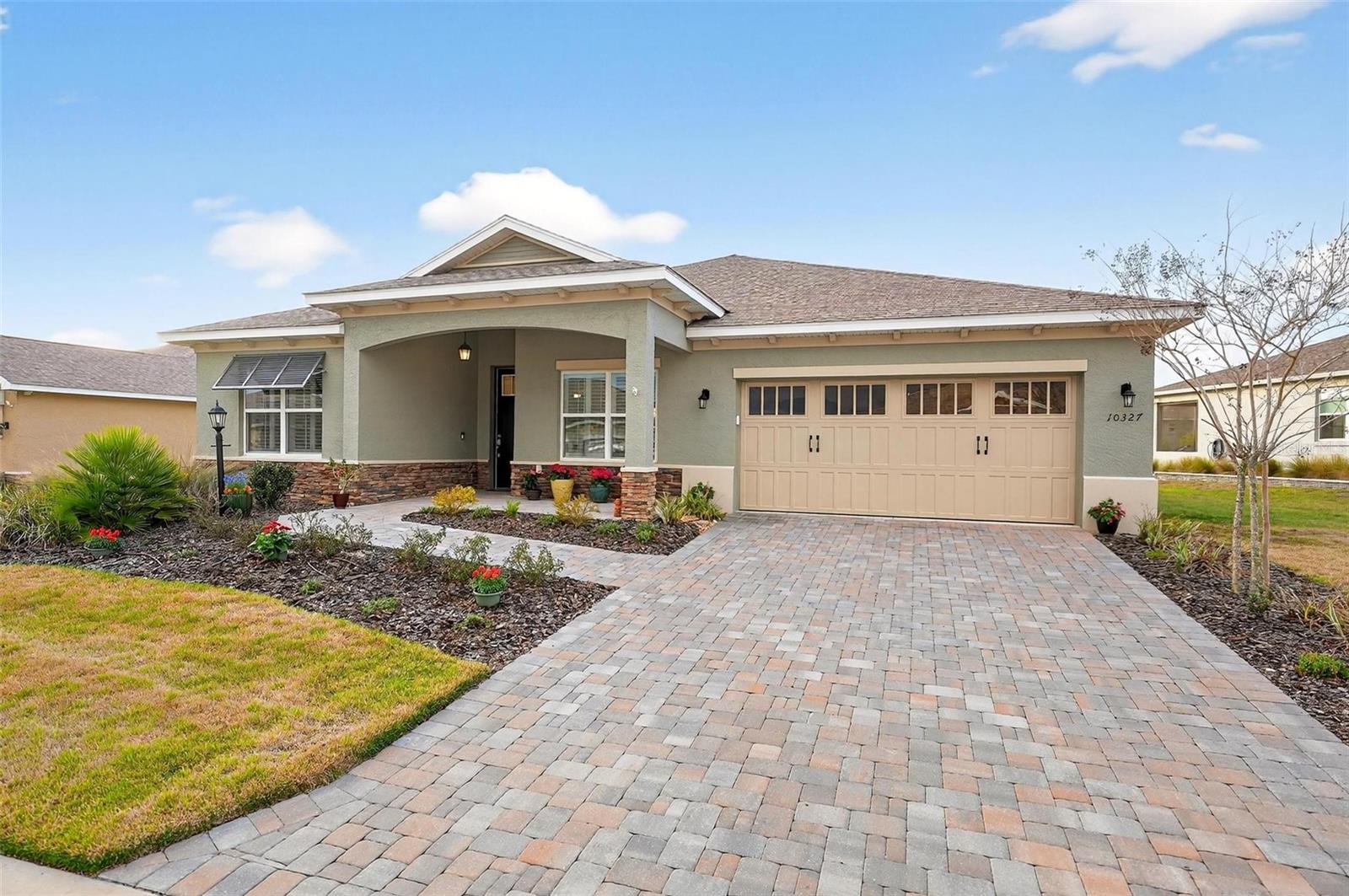 Image 4 of 72 For 10327 96th Loop