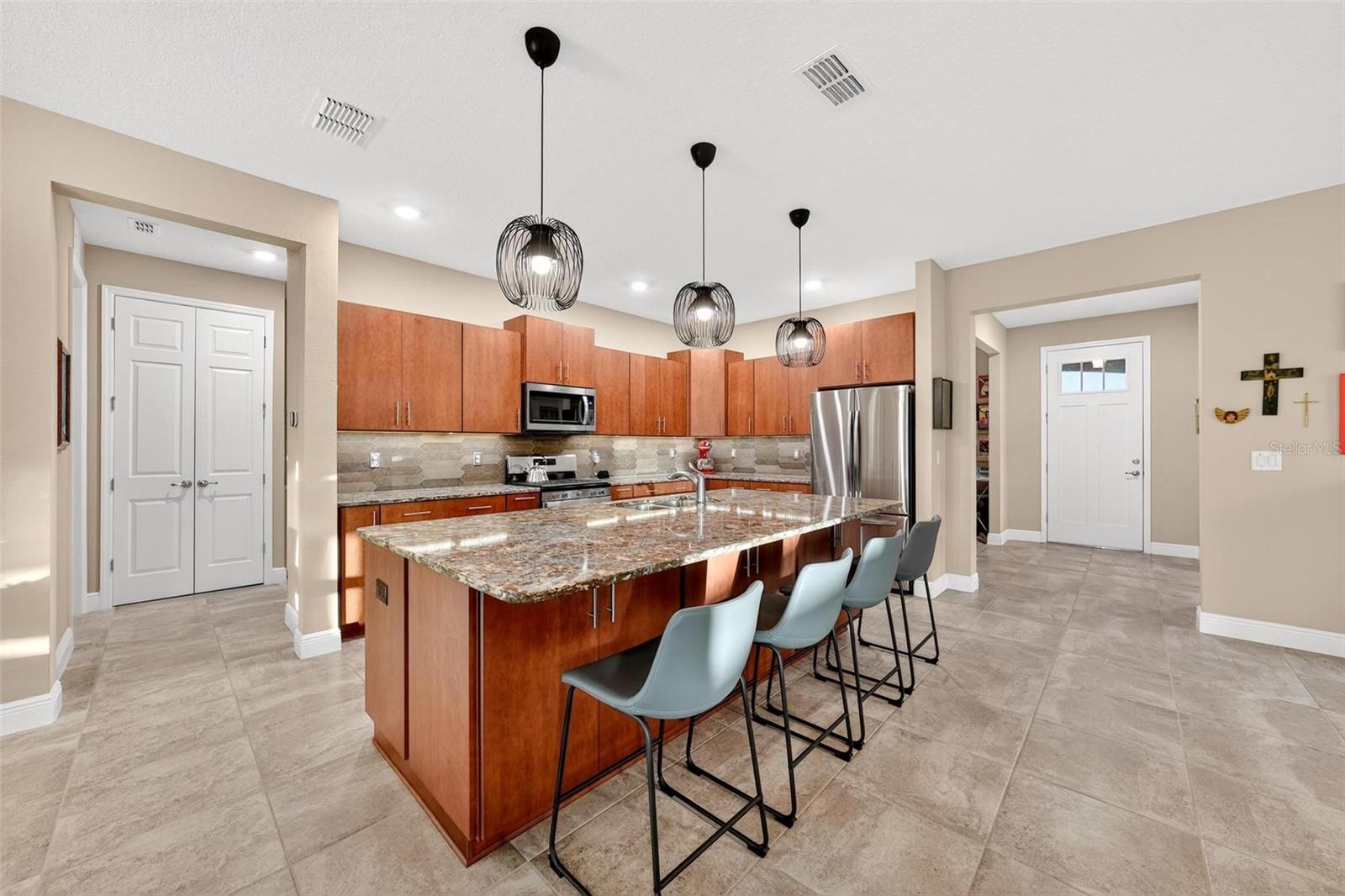 Image 8 of 72 For 10327 96th Loop