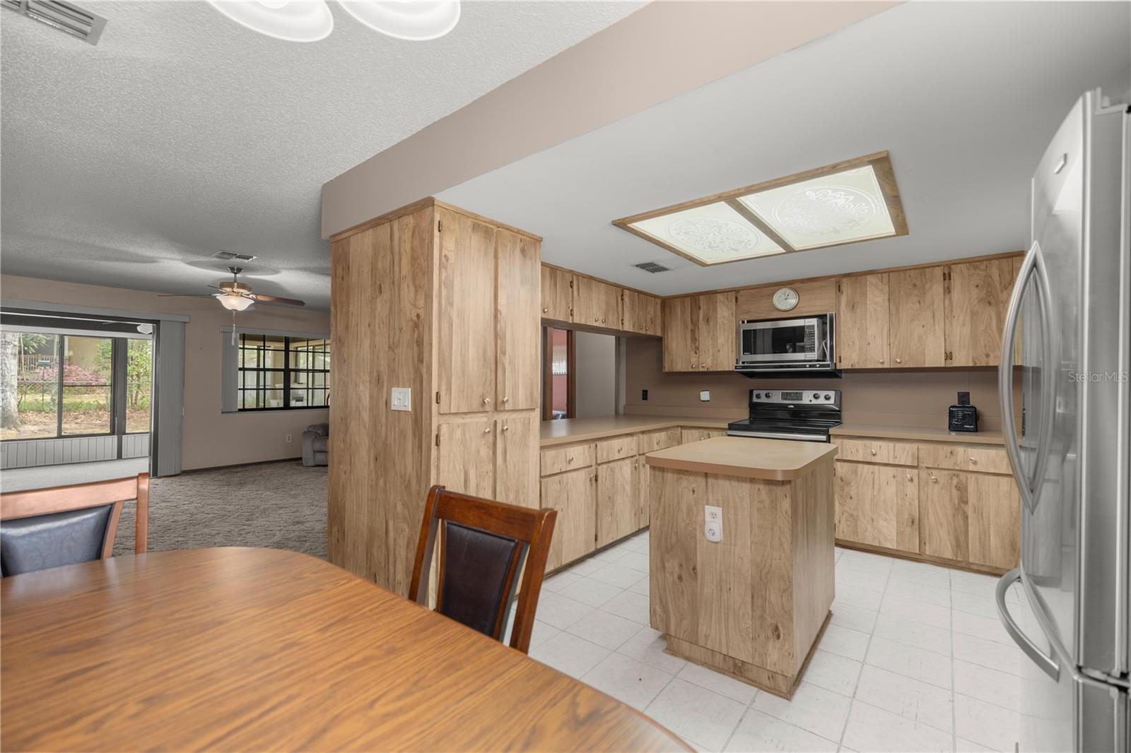 Image 10 of 37 For 3809 Ventura Avenue