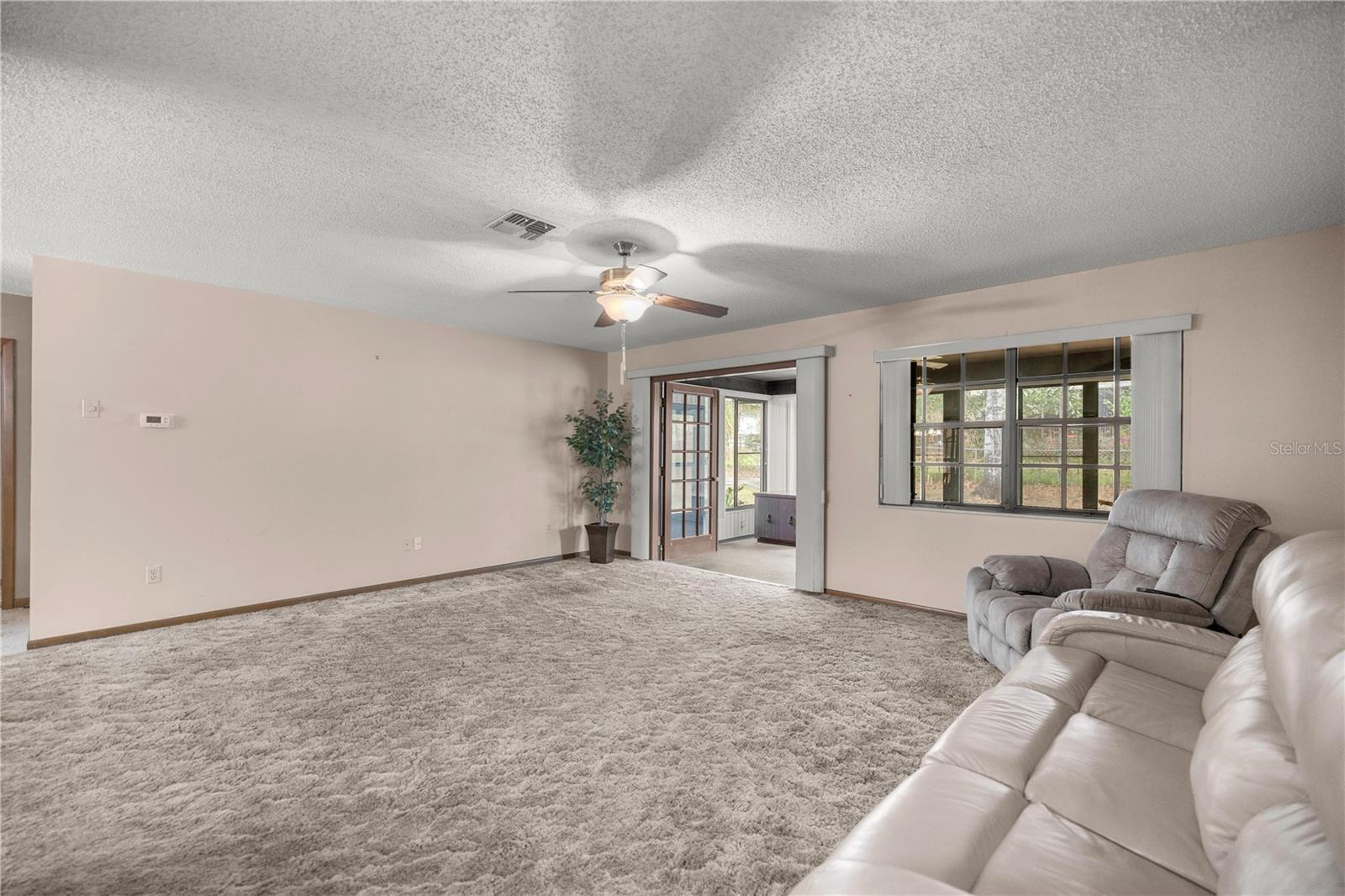 Image 15 of 37 For 3809 Ventura Avenue