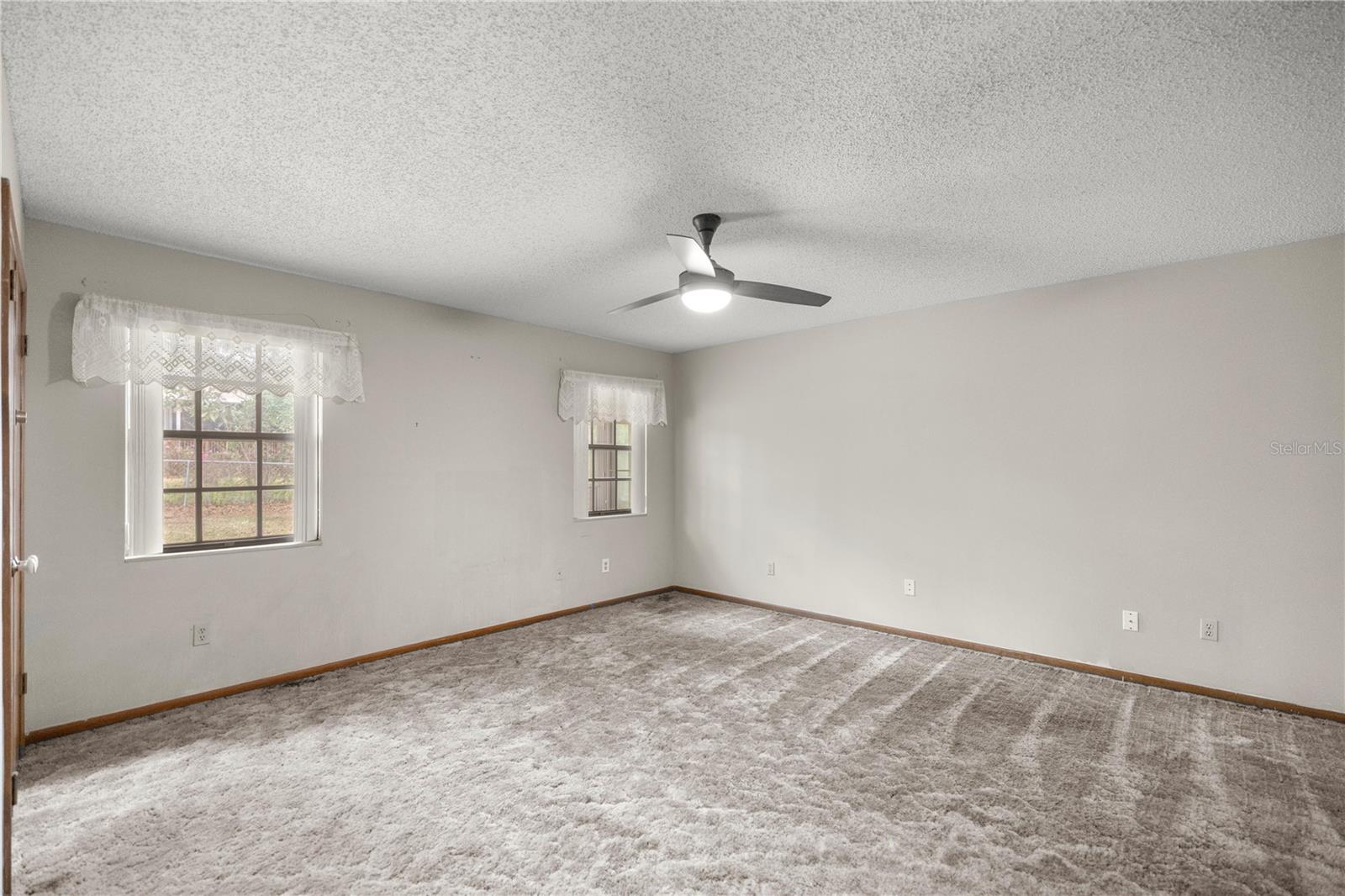 Image 18 of 37 For 3809 Ventura Avenue