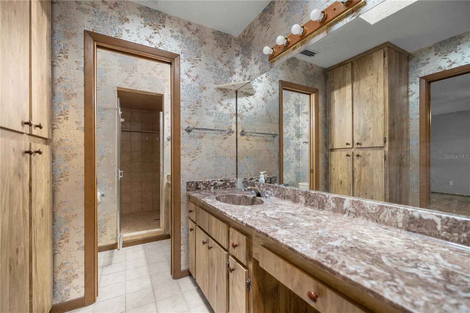 Image 21 of 37 For 3809 Ventura Avenue