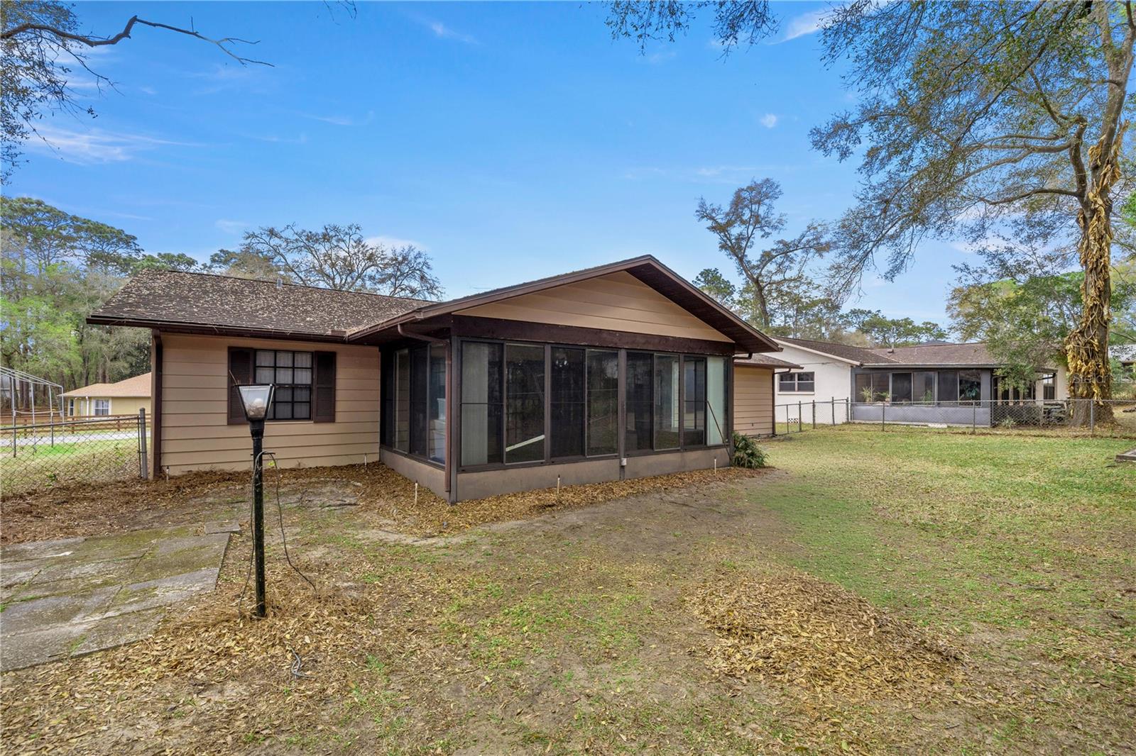 Image 35 of 37 For 3809 Ventura Avenue