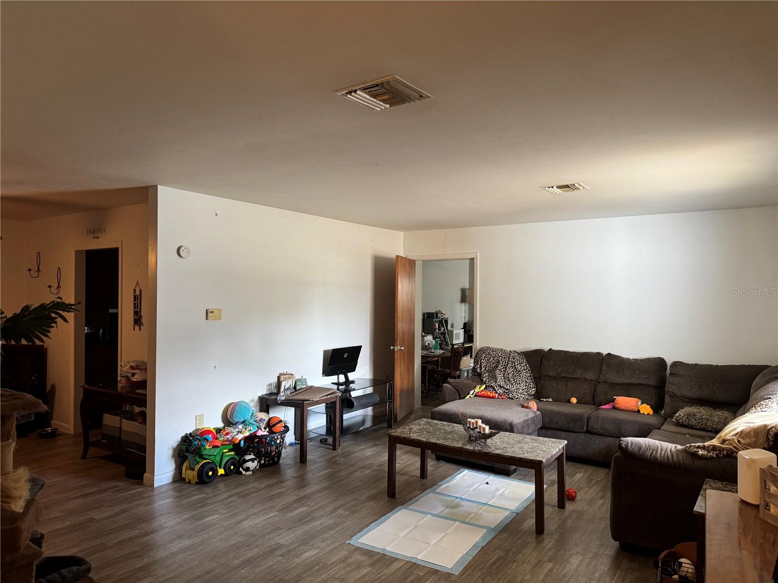 Image 6 of 22 For 11603 Osage Road