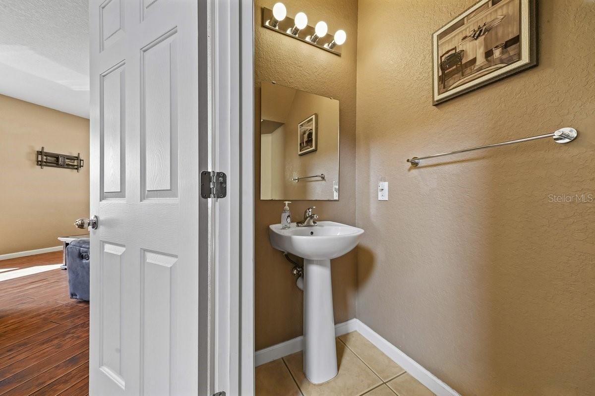 Image 45 of 100 For 4020 57th Terrace