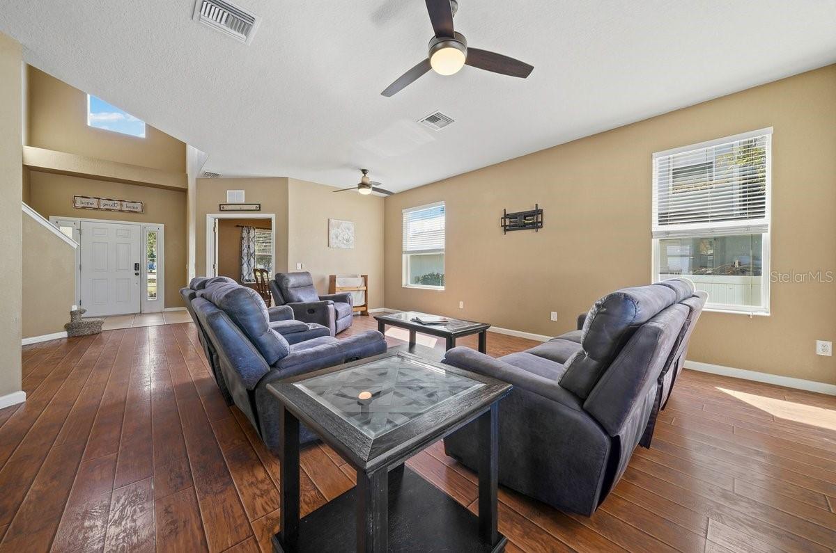 Image 51 of 100 For 4020 57th Terrace