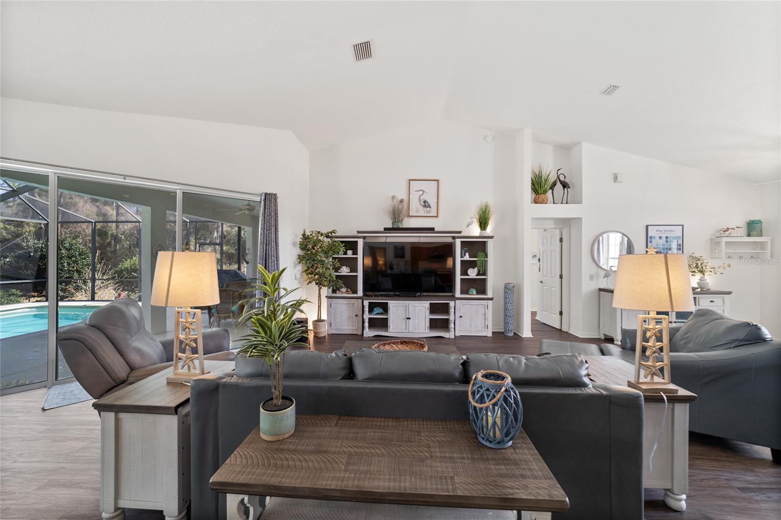 Image 11 of 53 For 9781 196th Circle