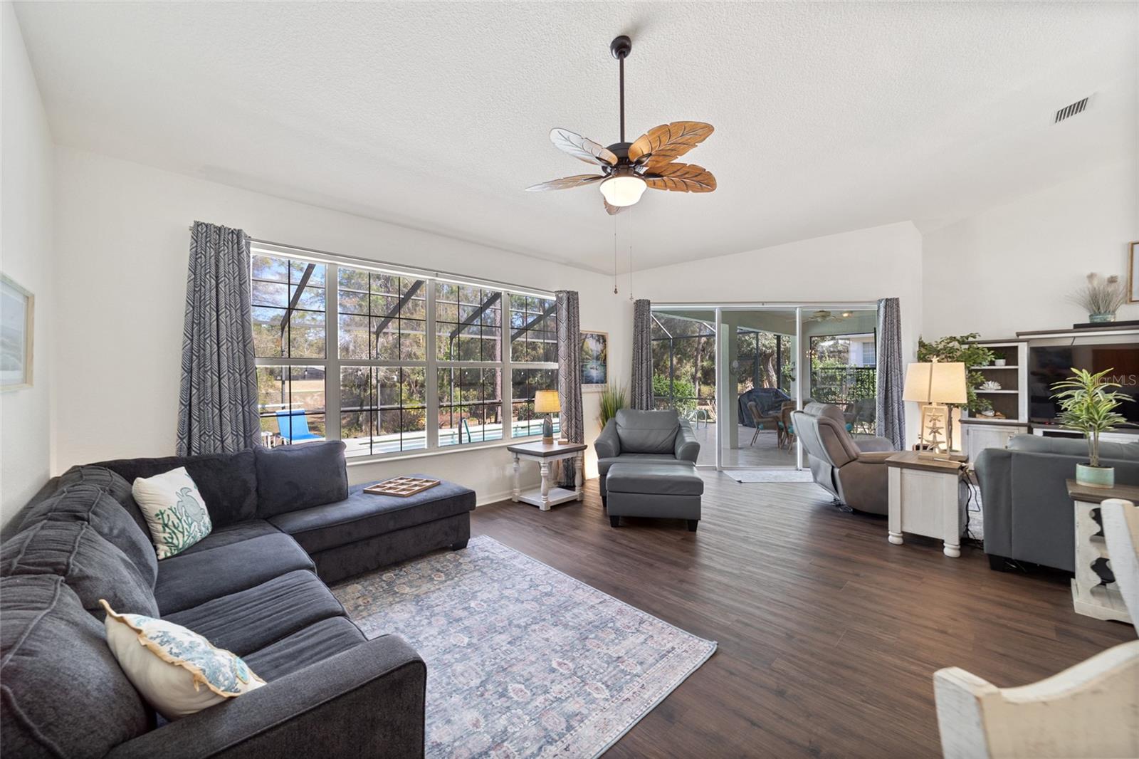 Image 21 of 53 For 9781 196th Circle