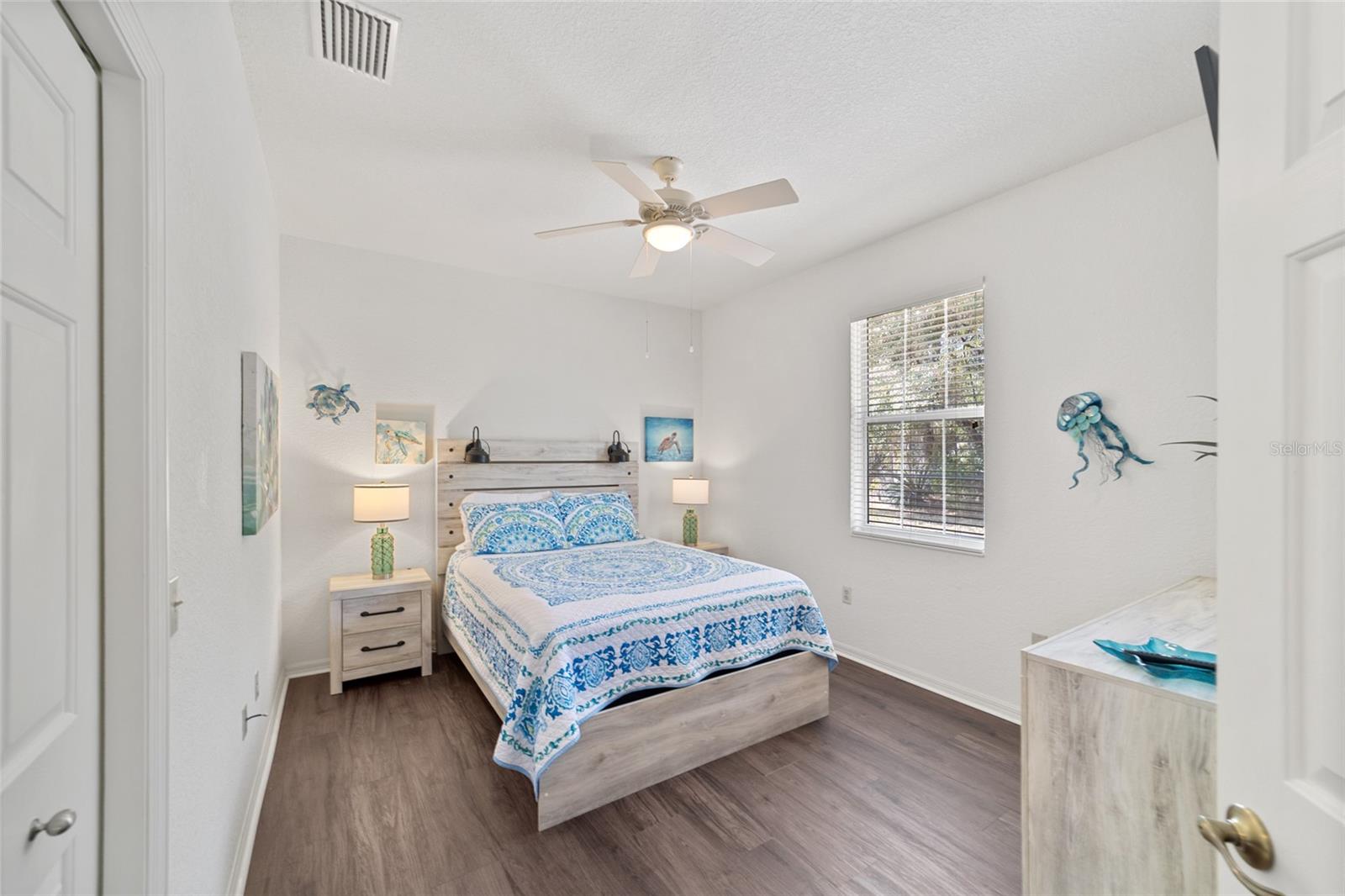 Image 32 of 53 For 9781 196th Circle