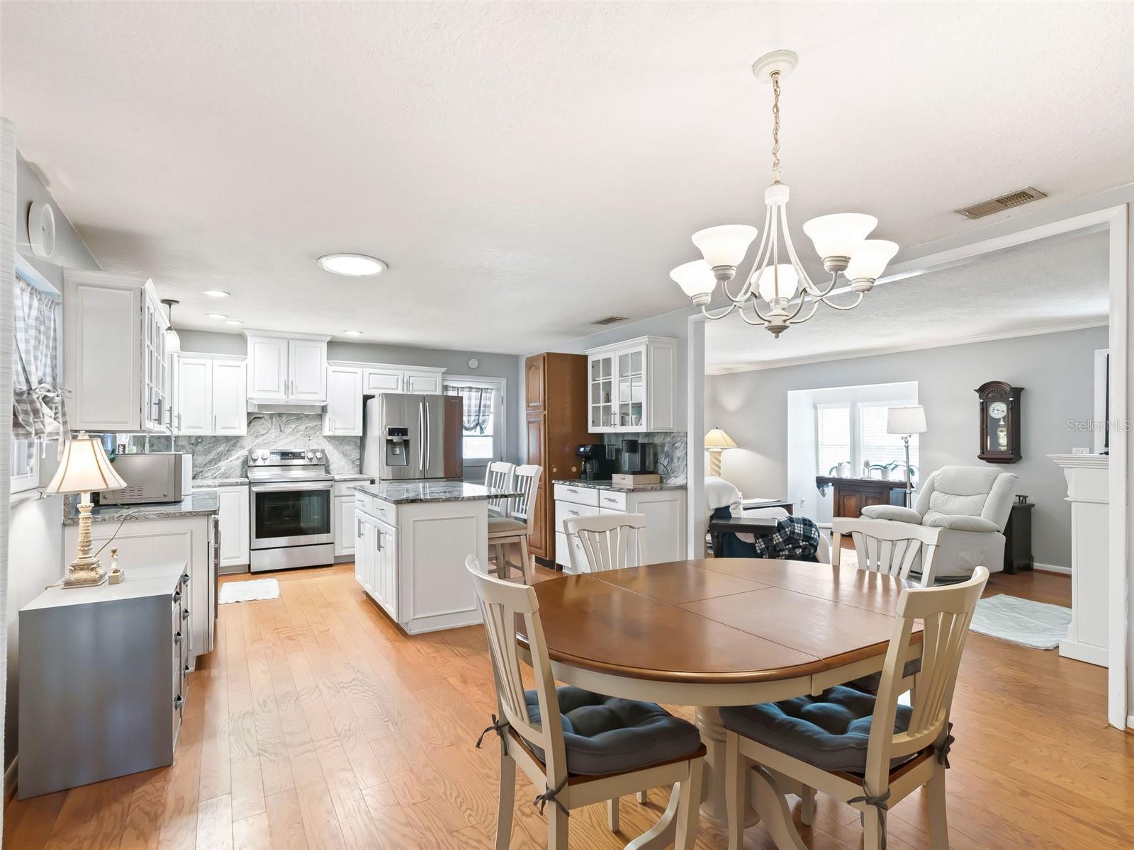 Image 11 of 49 For 8667 157th Place