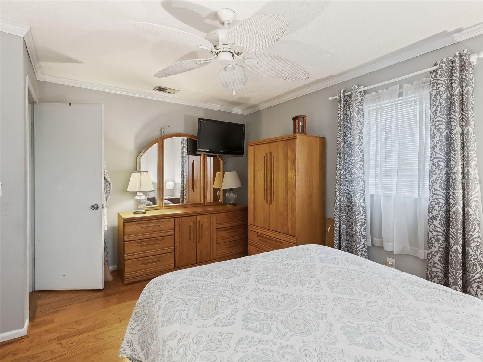 Image 18 of 49 For 8667 157th Place