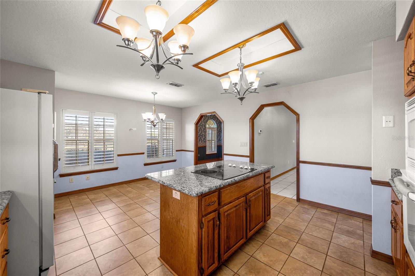 Image 12 of 32 For 12006 Magnolia Avenue