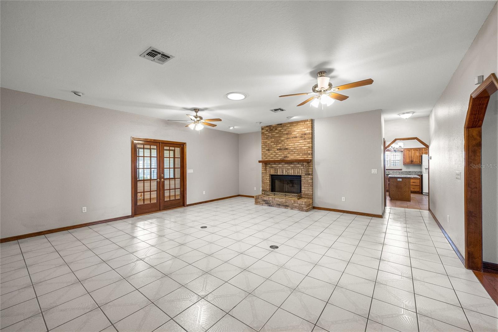 Image 15 of 32 For 12006 Magnolia Avenue