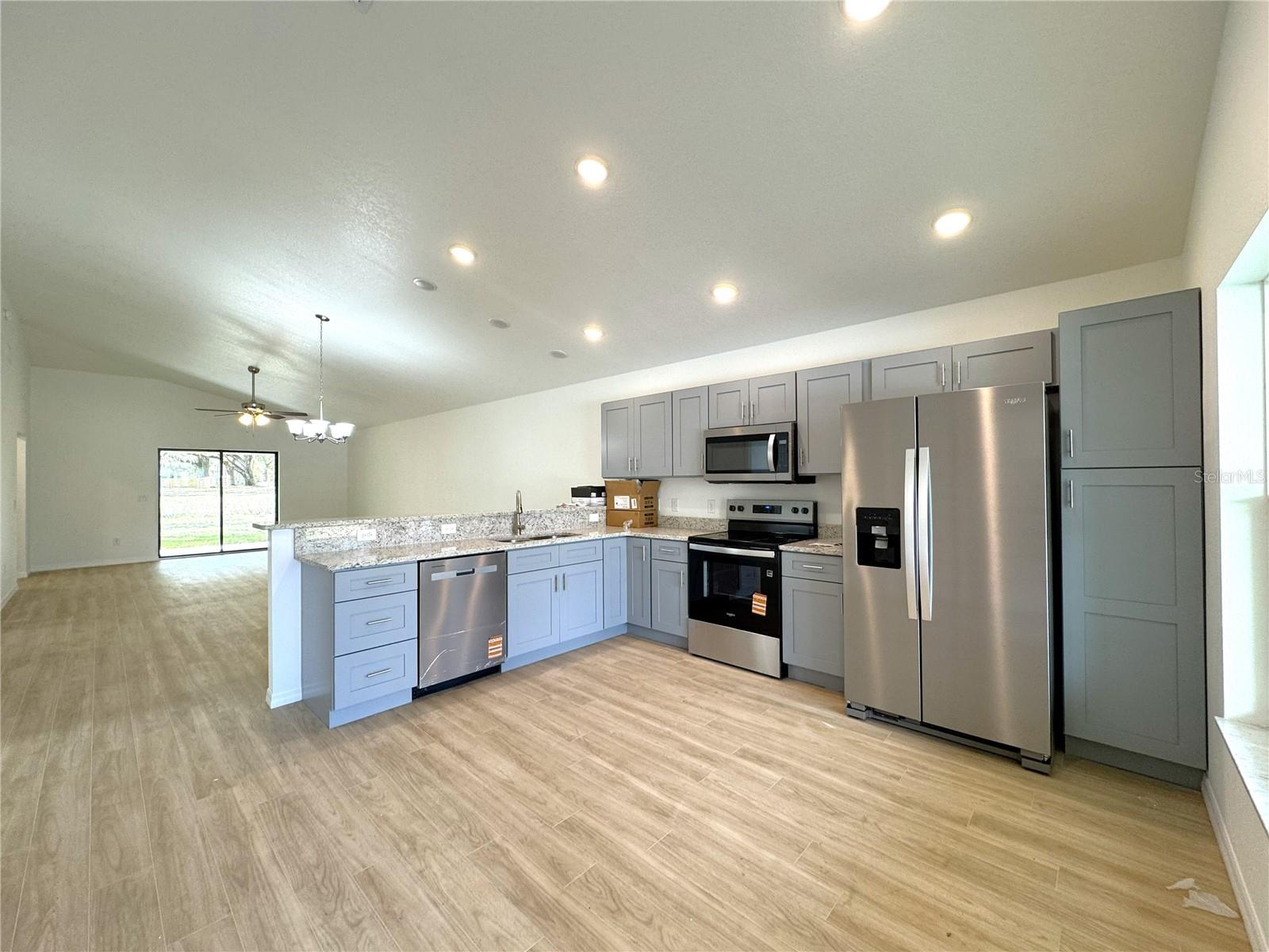 Image 4 of 33 For 8790 Albertson Court