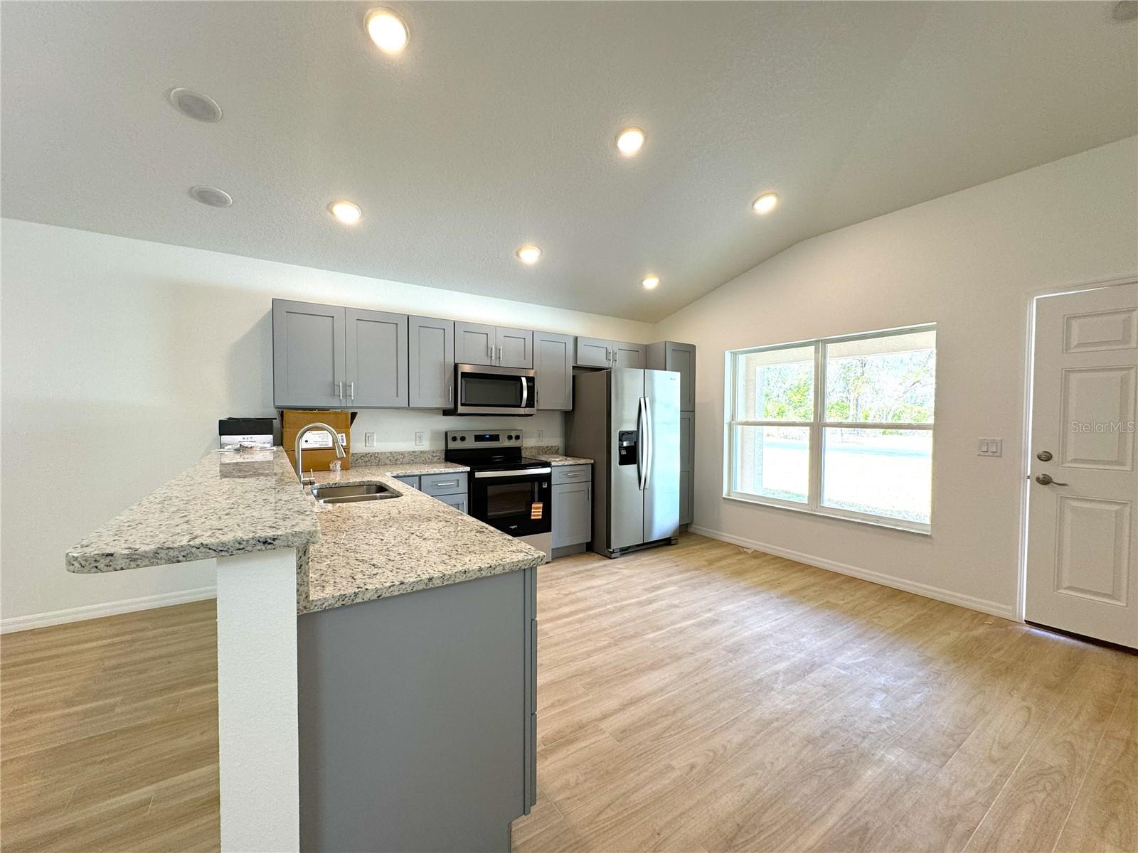 Image 6 of 33 For 8790 Albertson Court