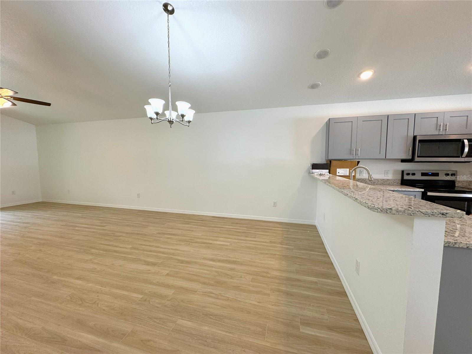 Image 7 of 33 For 8790 Albertson Court