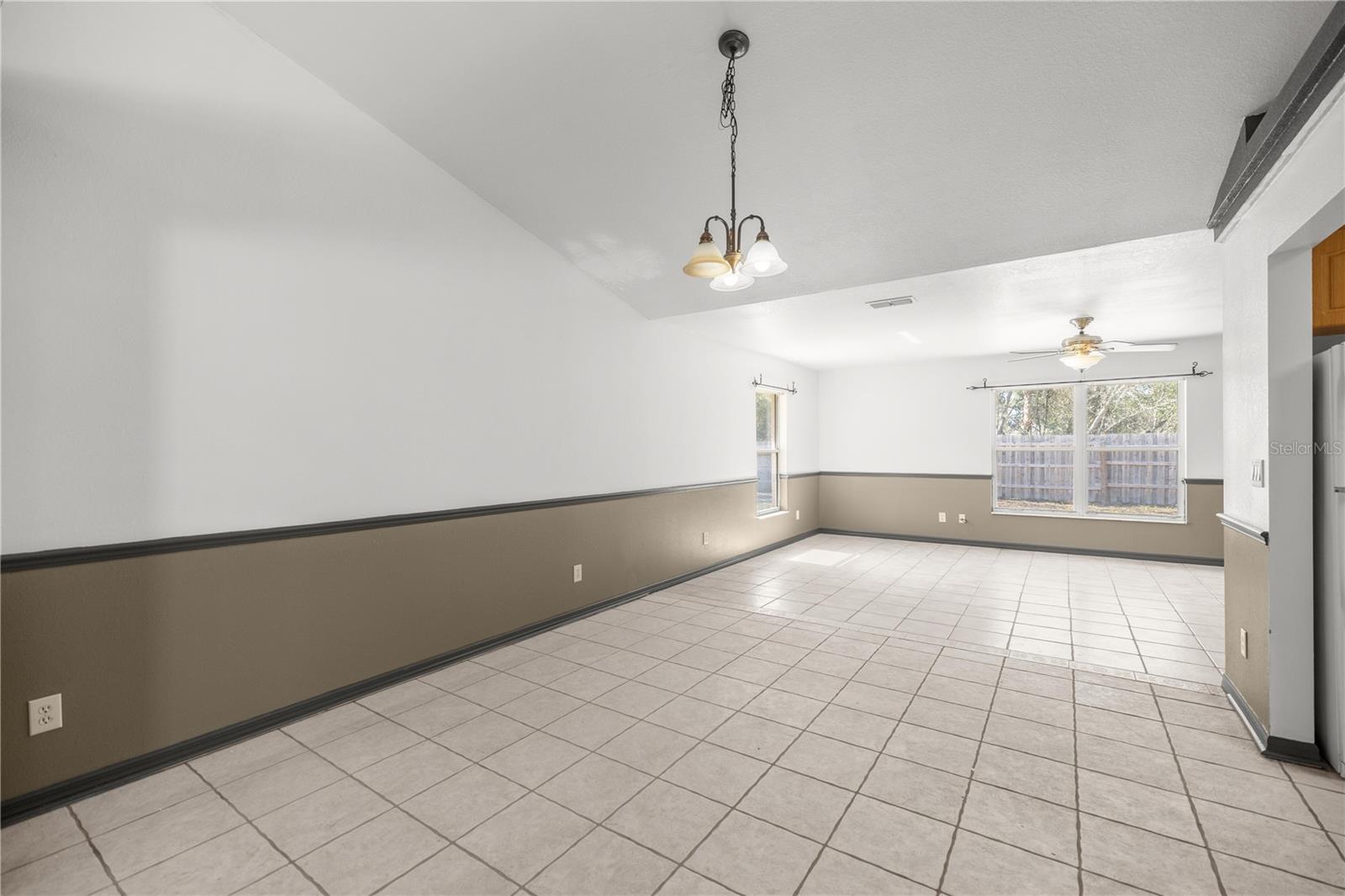 Image 11 of 39 For 15998 27th Avenue Road