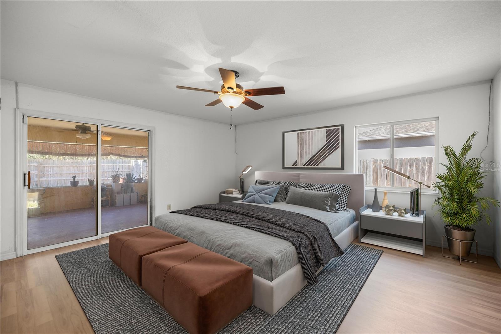 Image 16 of 39 For 15998 27th Avenue Road