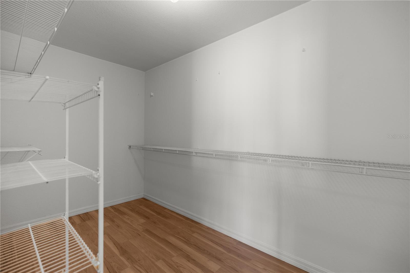 Image 19 of 39 For 15998 27th Avenue Road