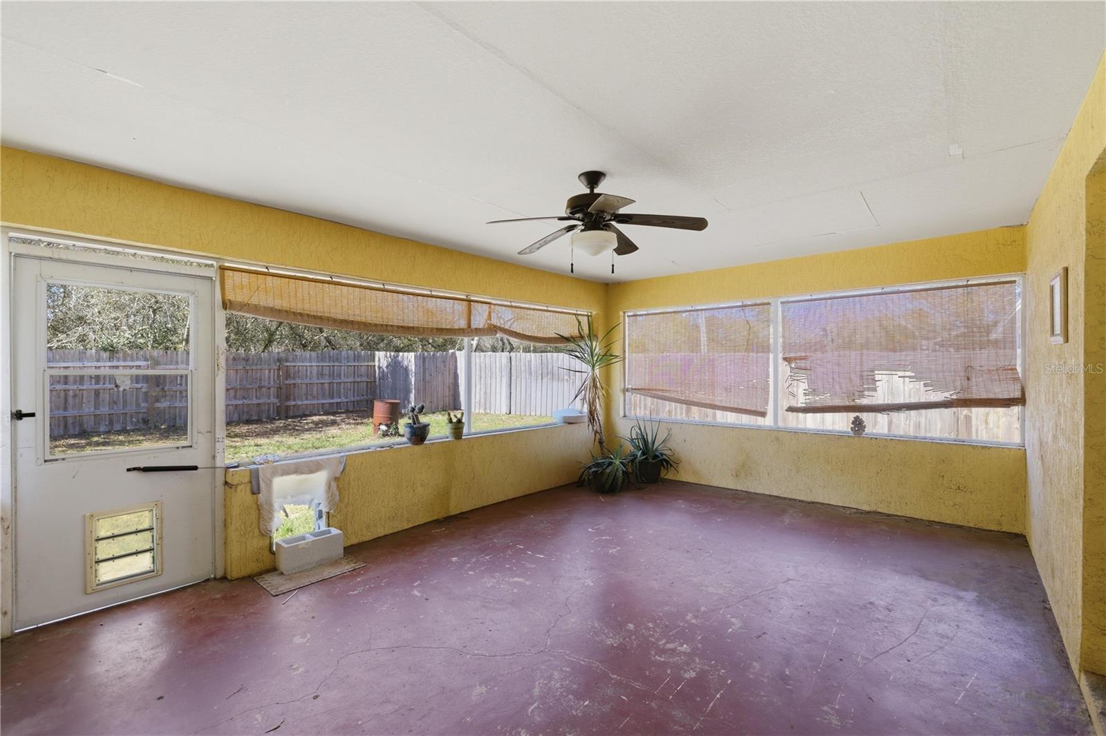 Image 29 of 39 For 15998 27th Avenue Road