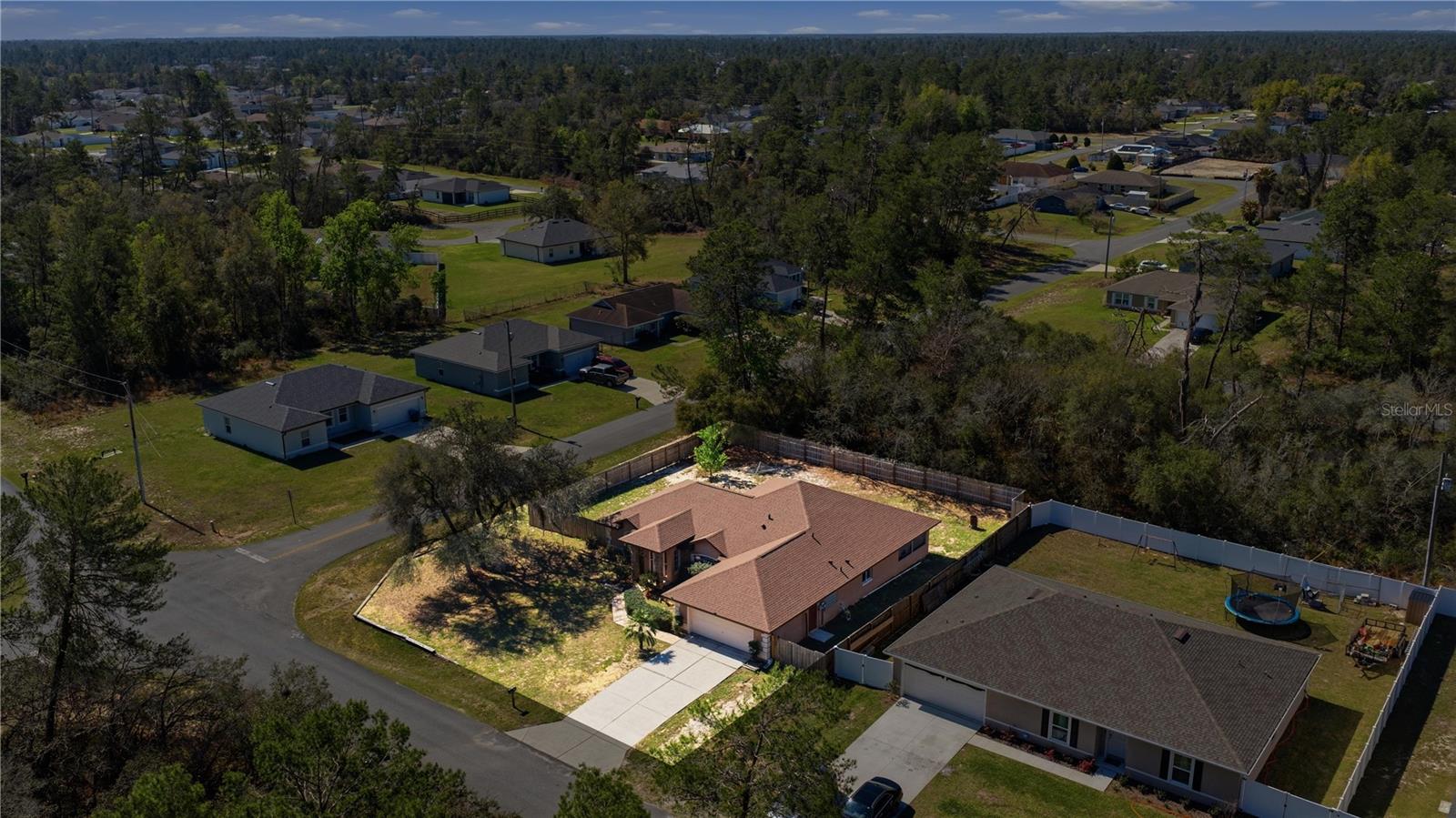 Image 3 of 39 For 15998 27th Avenue Road