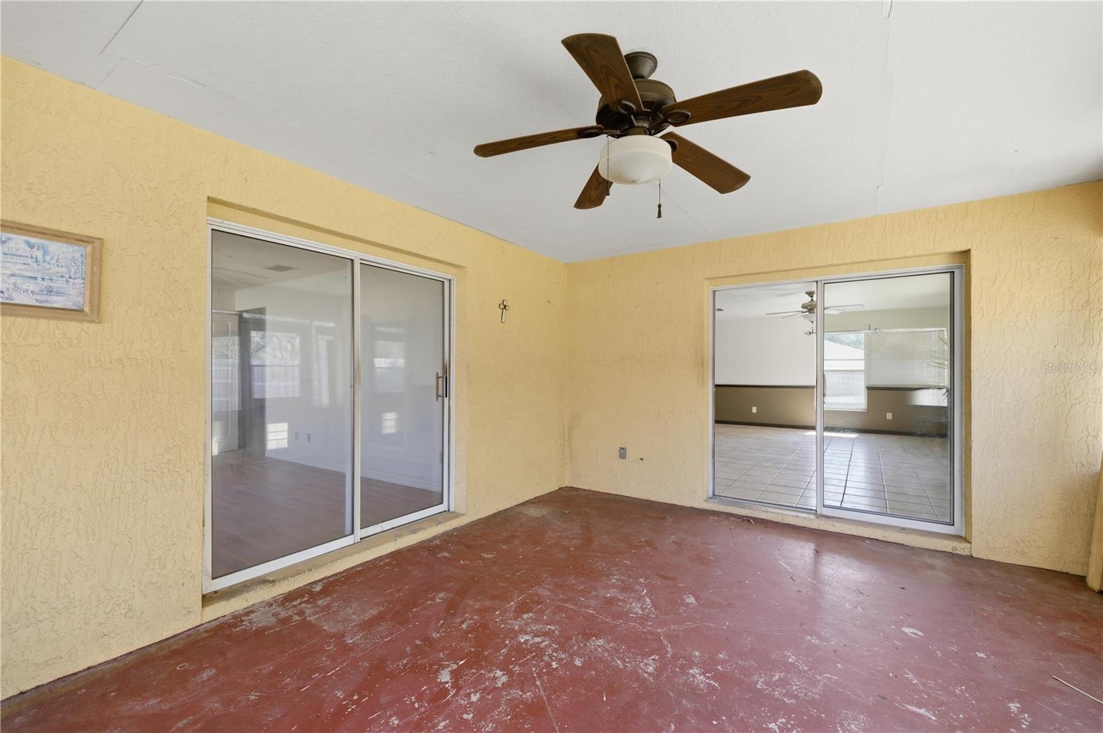 Image 30 of 39 For 15998 27th Avenue Road