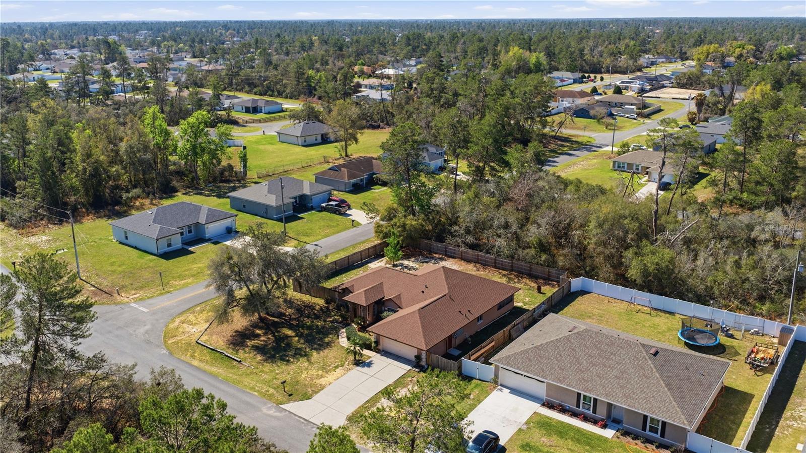 Image 33 of 39 For 15998 27th Avenue Road